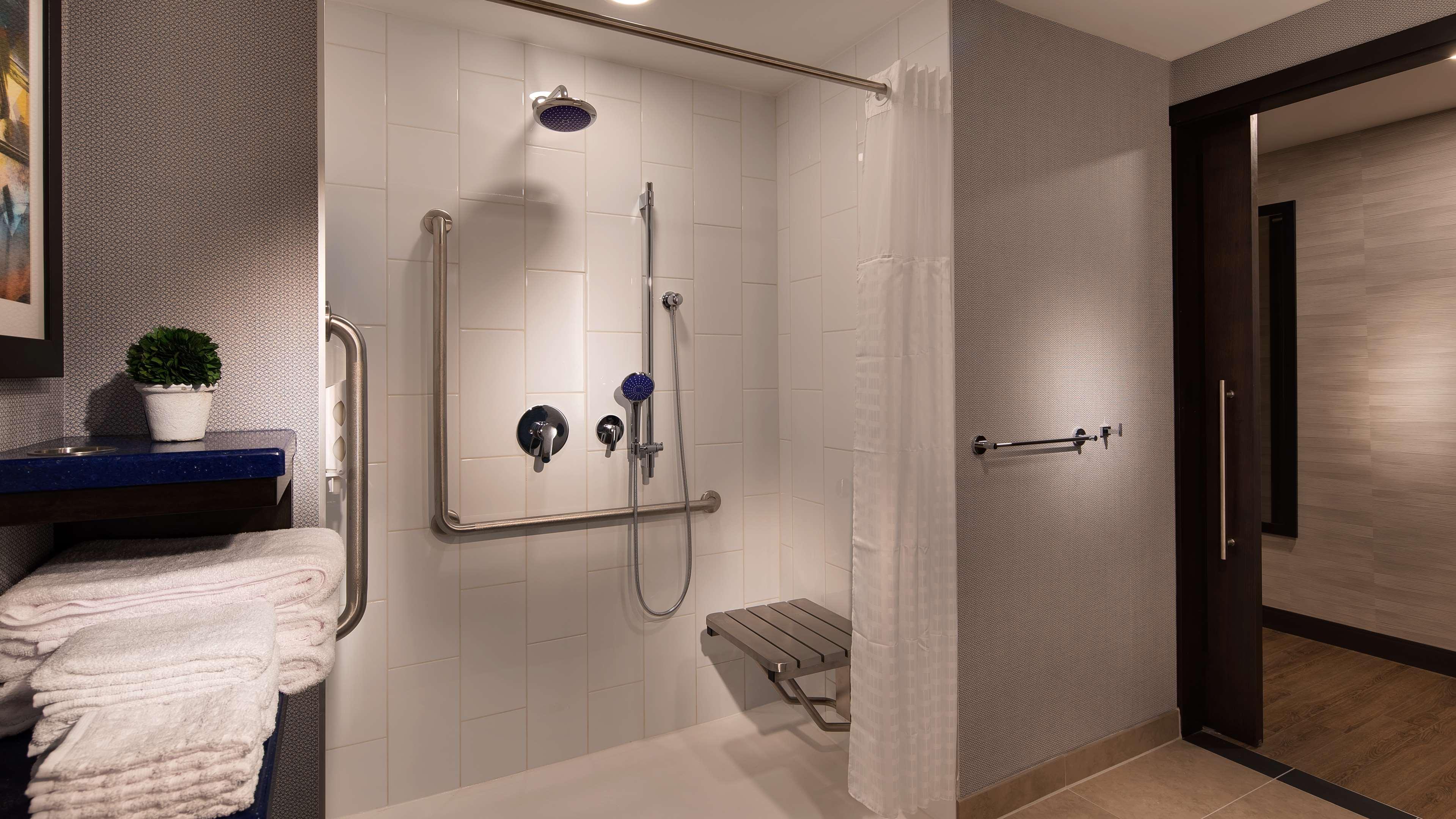 GLō Best Western Kanata Ottawa West Bagian luar foto