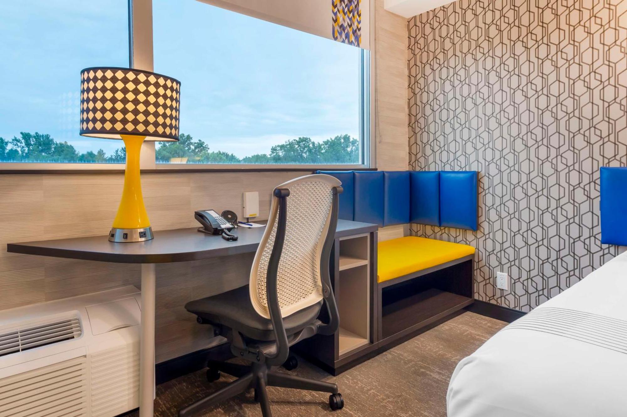 GLō Best Western Kanata Ottawa West Bagian luar foto