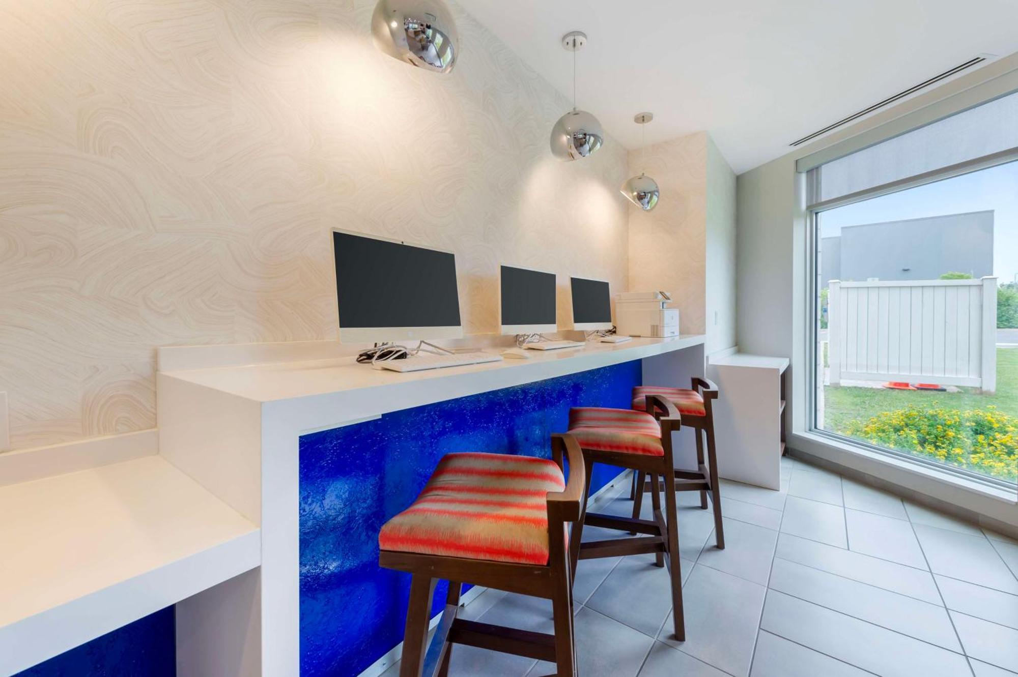 GLō Best Western Kanata Ottawa West Bagian luar foto