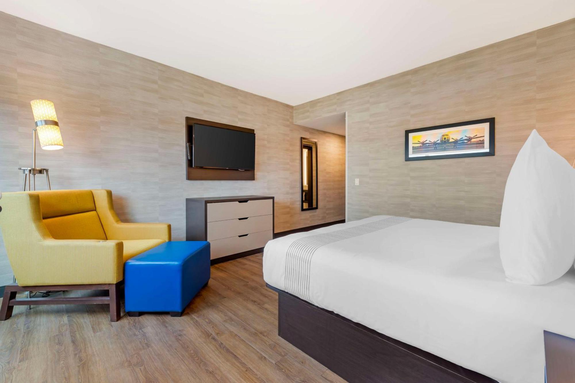 GLō Best Western Kanata Ottawa West Bagian luar foto