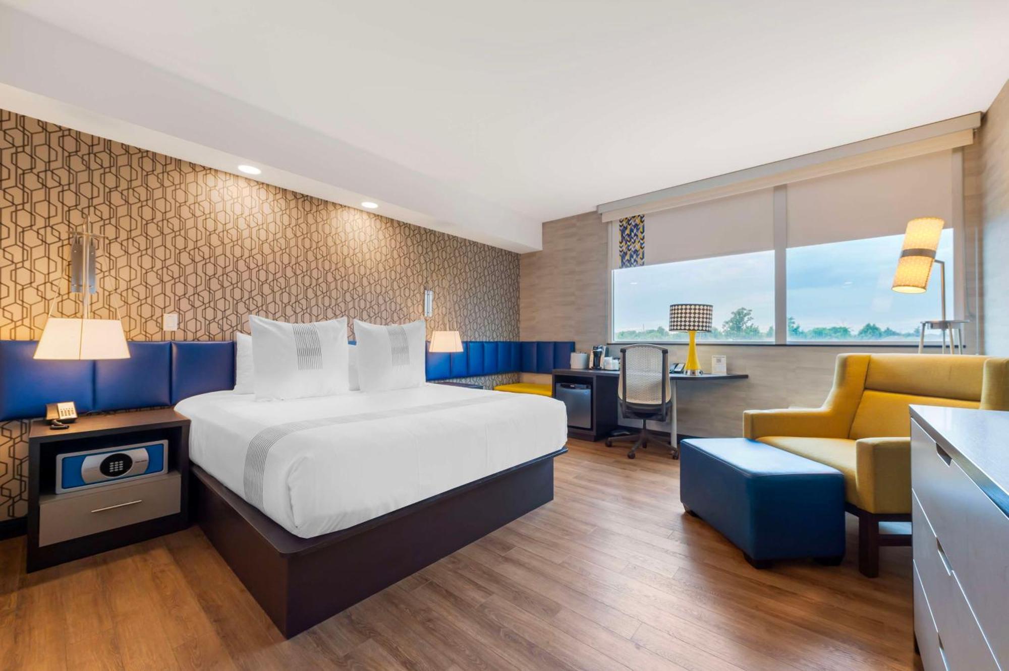 GLō Best Western Kanata Ottawa West Bagian luar foto